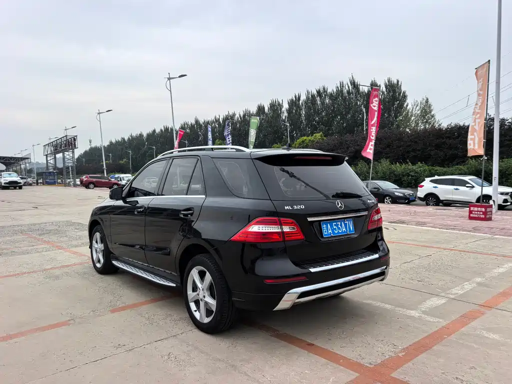 Mercedes-Benz M-Class — миниатюра 4