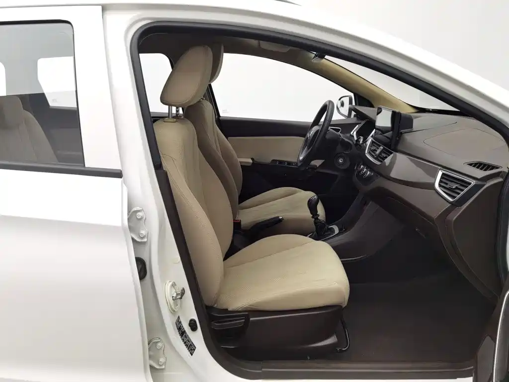 Baojun 310W — миниатюра 23