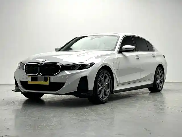 宝马i3 2022款 eDrive 35 L 2023