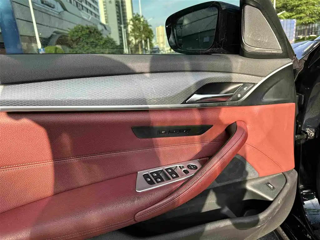 BMW 5 Series — миниатюра 16