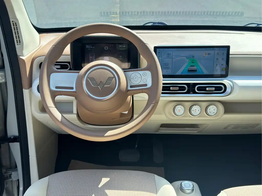 Wuling MINIEV — миниатюра 4