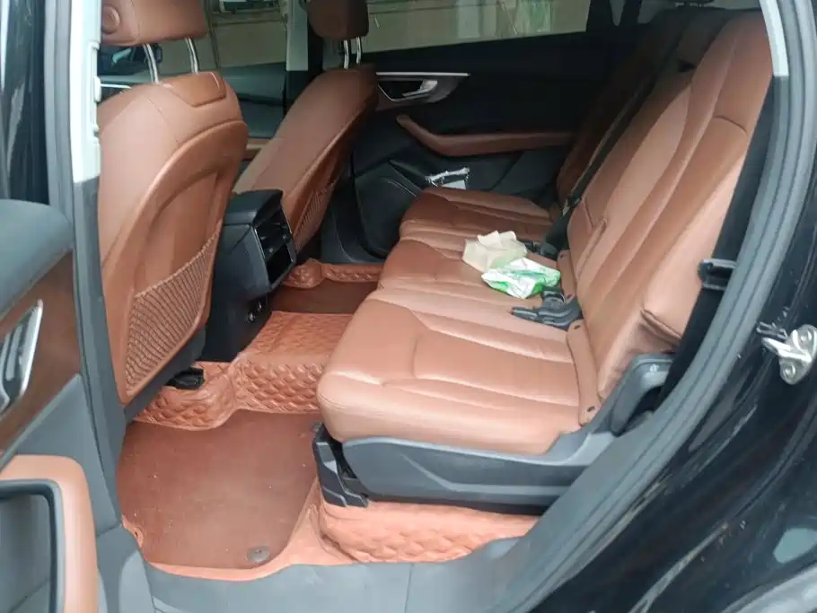 Audi Q7 — миниатюра 11