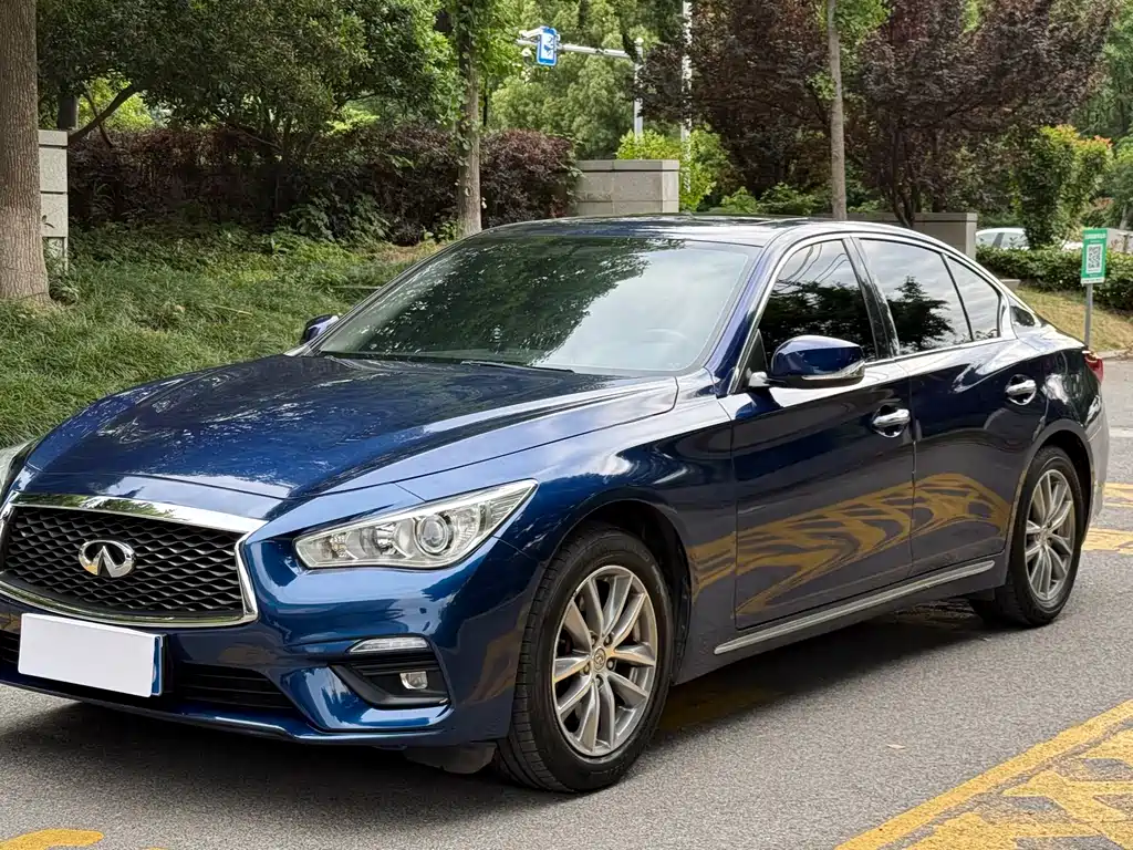 Купить Infiniti Q50L