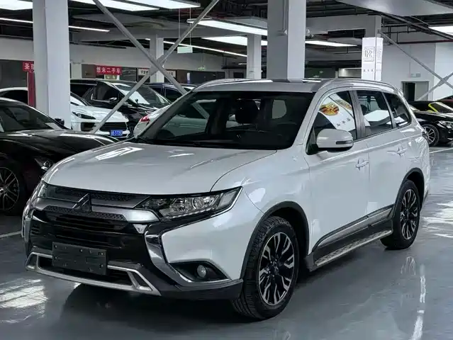 MITSUBISHI OUTLANDER 2019