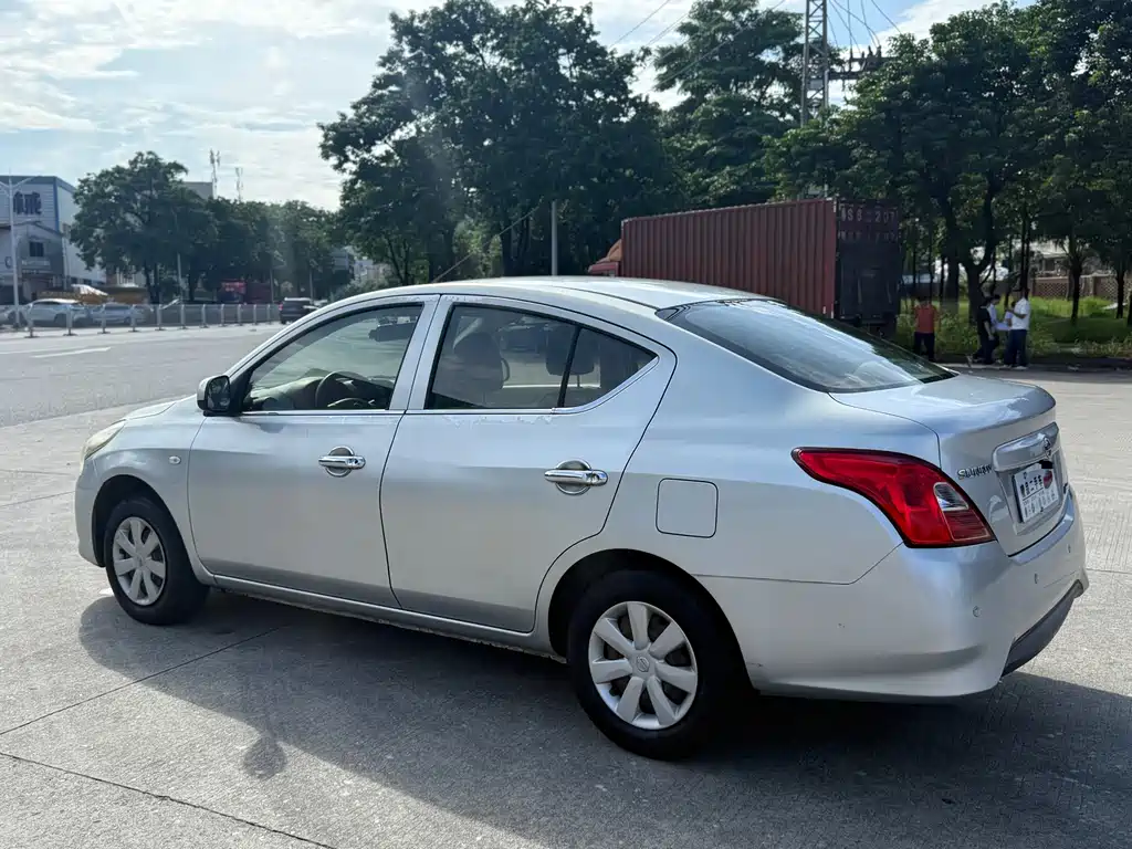 Nissan Sunny — миниатюра 7