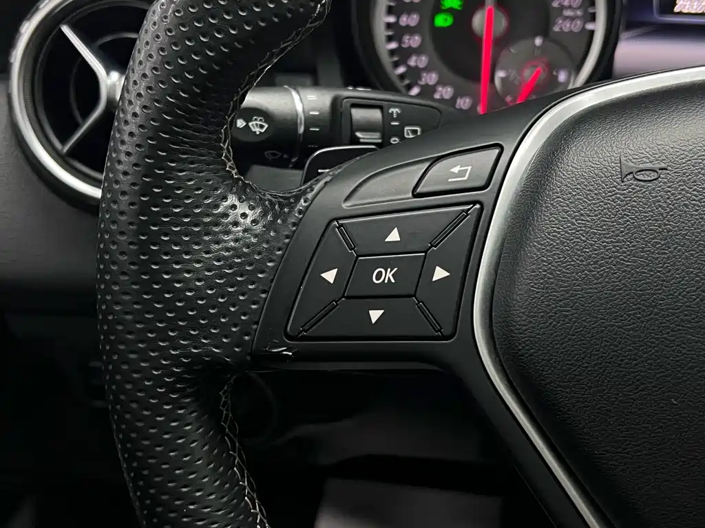 Mercedes-Benz GLA — миниатюра 35