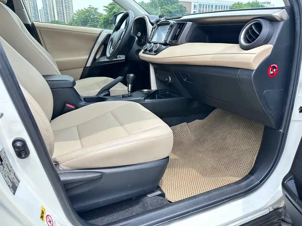 Toyota RAV4 — миниатюра 11