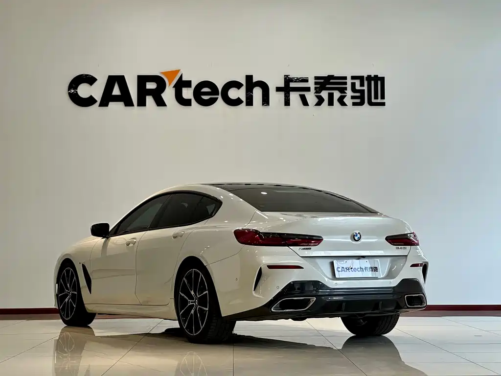 BMW 8 Series — миниатюра 17