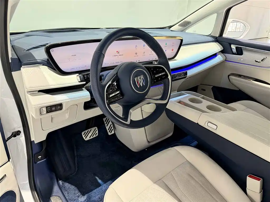 BUICK GL8 NEW ENERGY