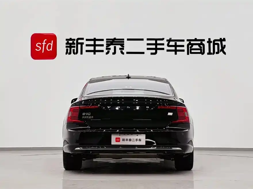 Volvo S90 2024 Luxury