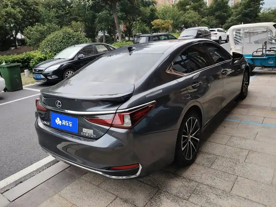 Lexus ES — миниатюра 2
