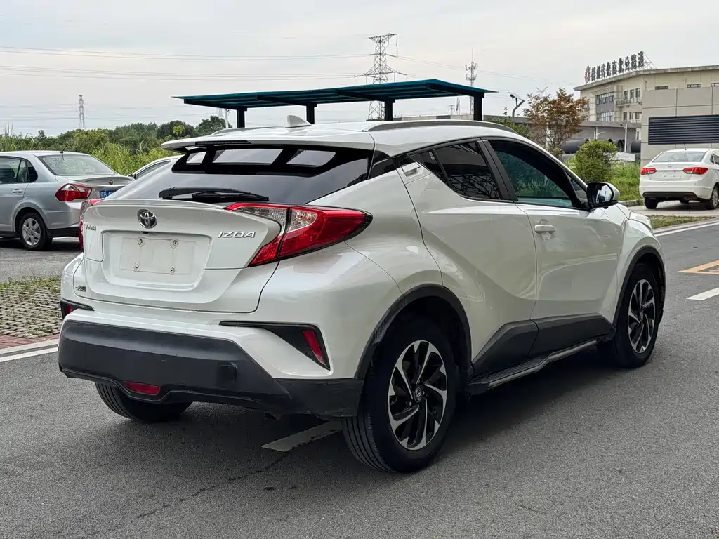 Toyota IZOA — миниатюра 6