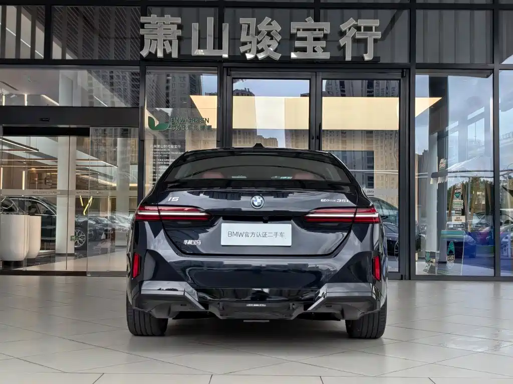 BMW i5 — миниатюра 5