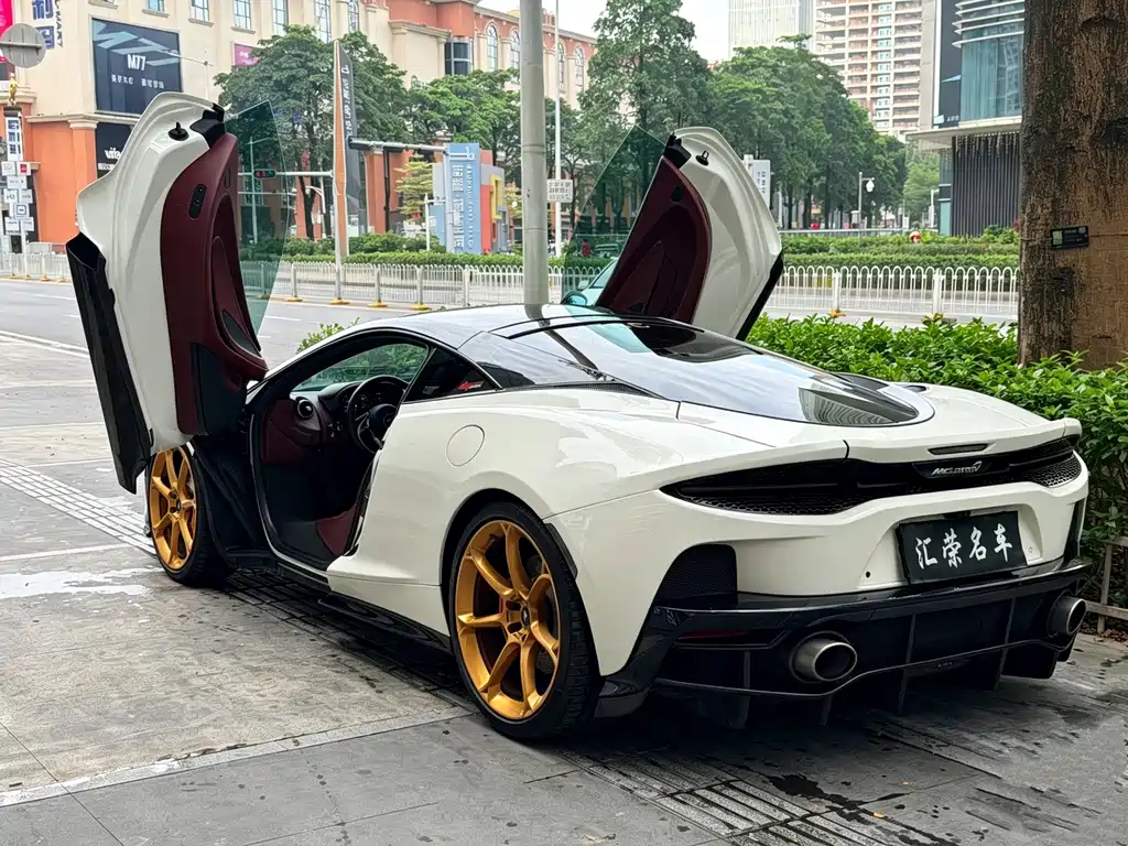 McLaren GT — миниатюра 11