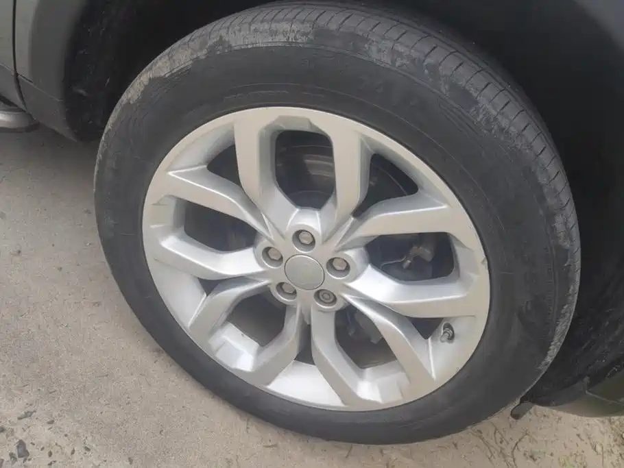 Land Rover Discovery Sport — миниатюра 6