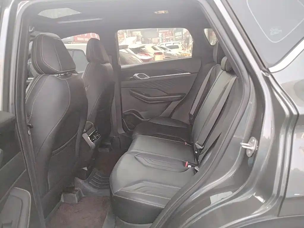 Geely Binyue — миниатюра 17