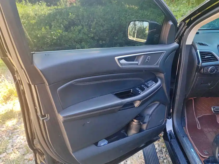 Ford Edge — миниатюра 7
