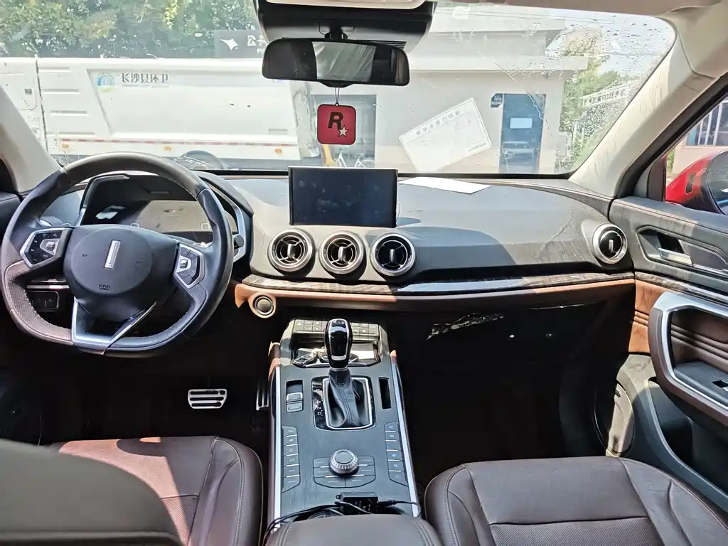 Wey Wey VV5 — миниатюра 7