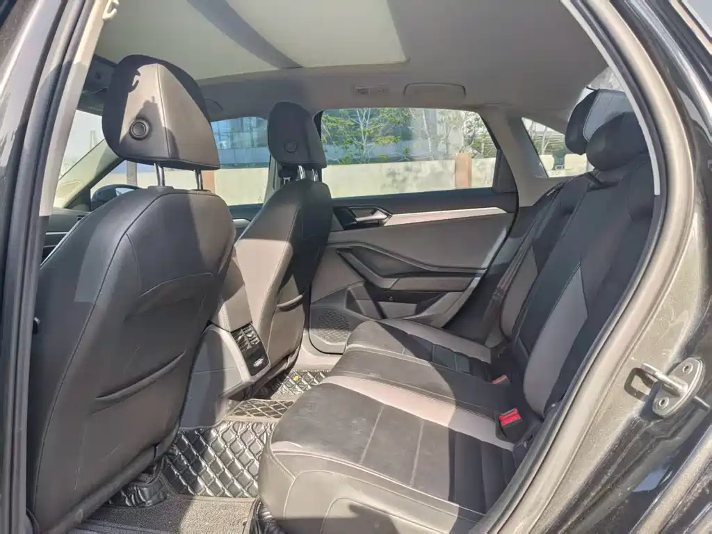 Volkswagen Sagitar 2021 280TSI DSG