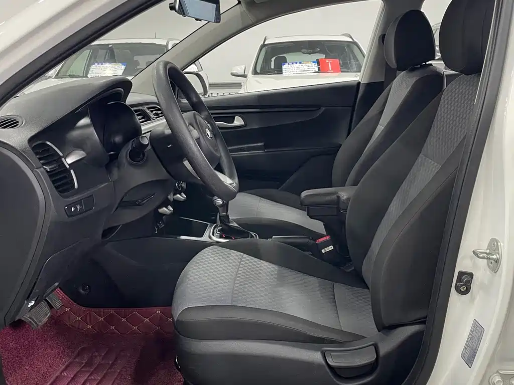 Kia K2 — миниатюра 8