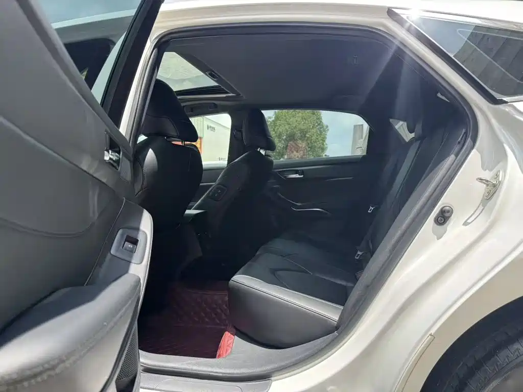Toyota Avalon — миниатюра 9
