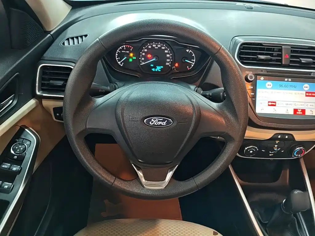 Ford Escort — миниатюра 11