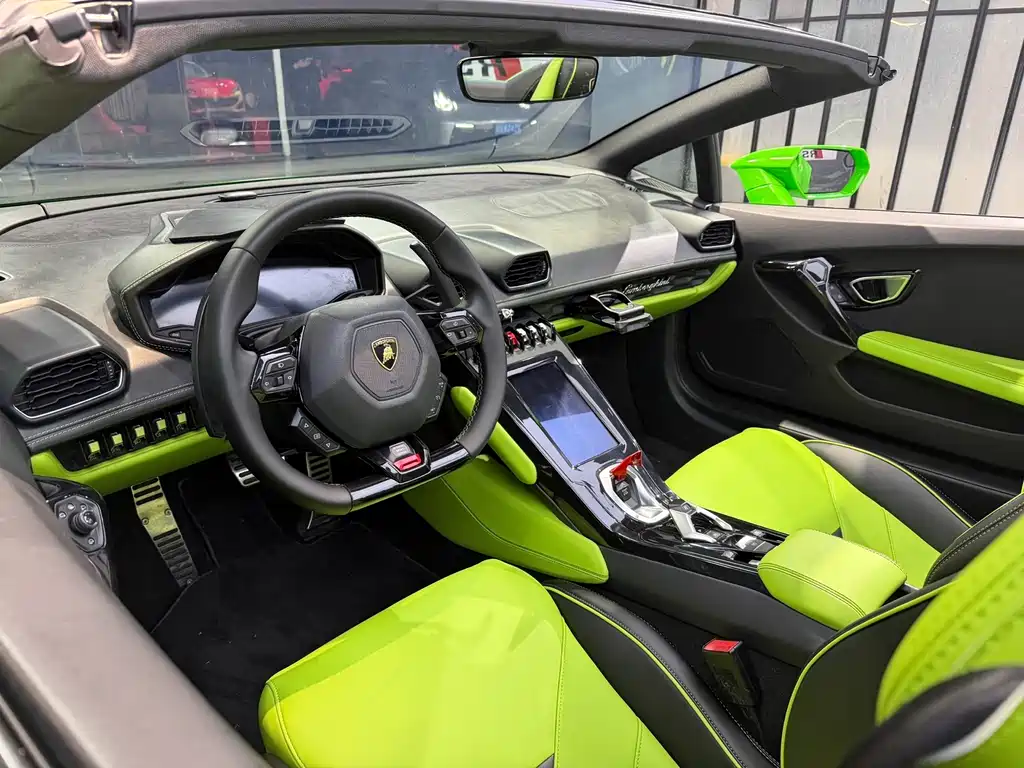 LAMBORGHINI HURACÁN