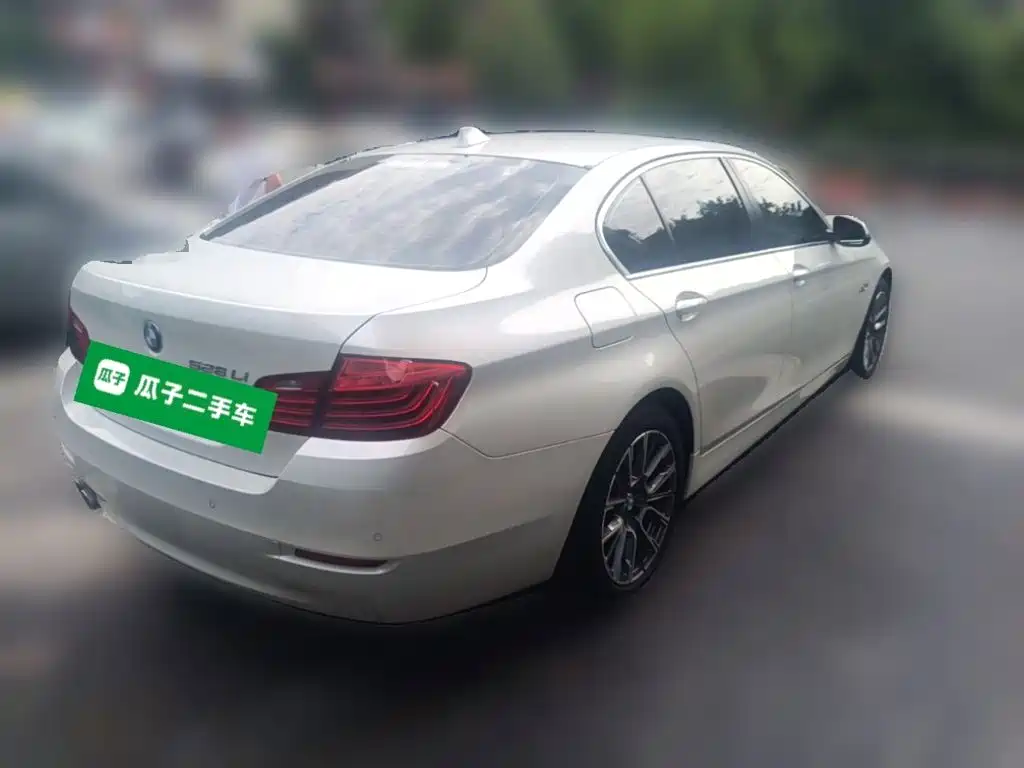 BMW 5 Series — миниатюра 4
