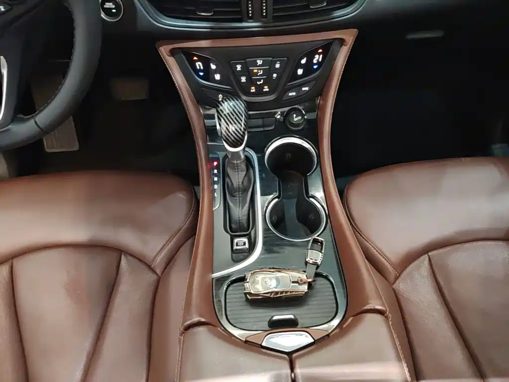 Buick Envision Plus — миниатюра 14