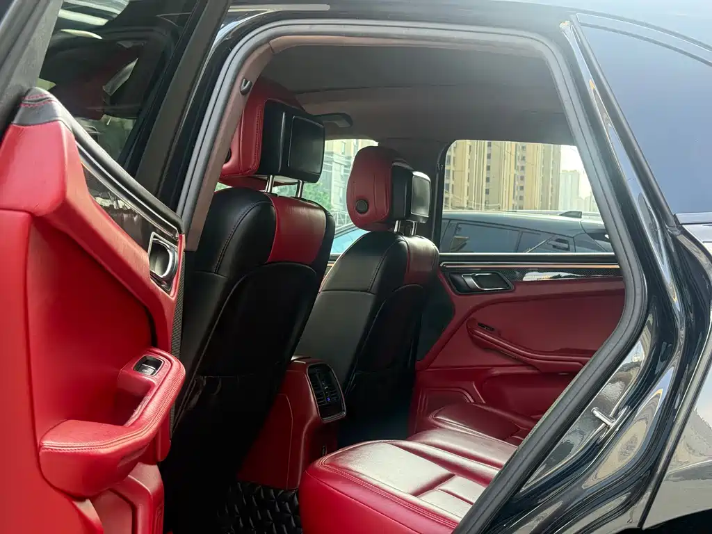 Porsche Macan — миниатюра 5