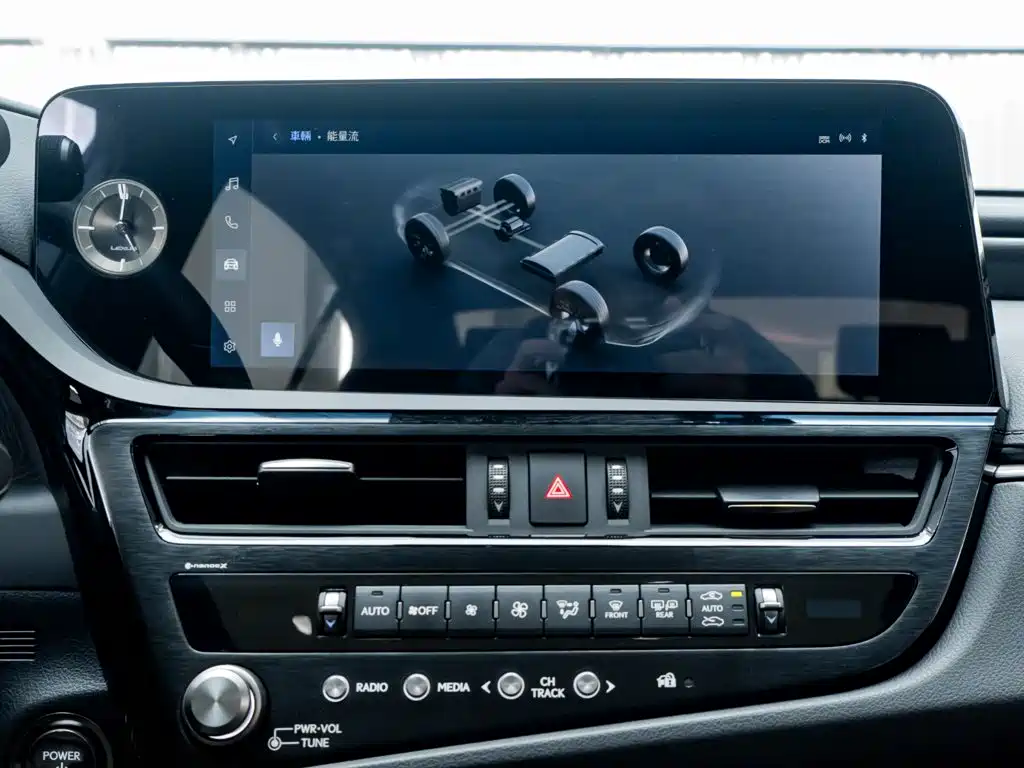 Lexus ES — миниатюра 16
