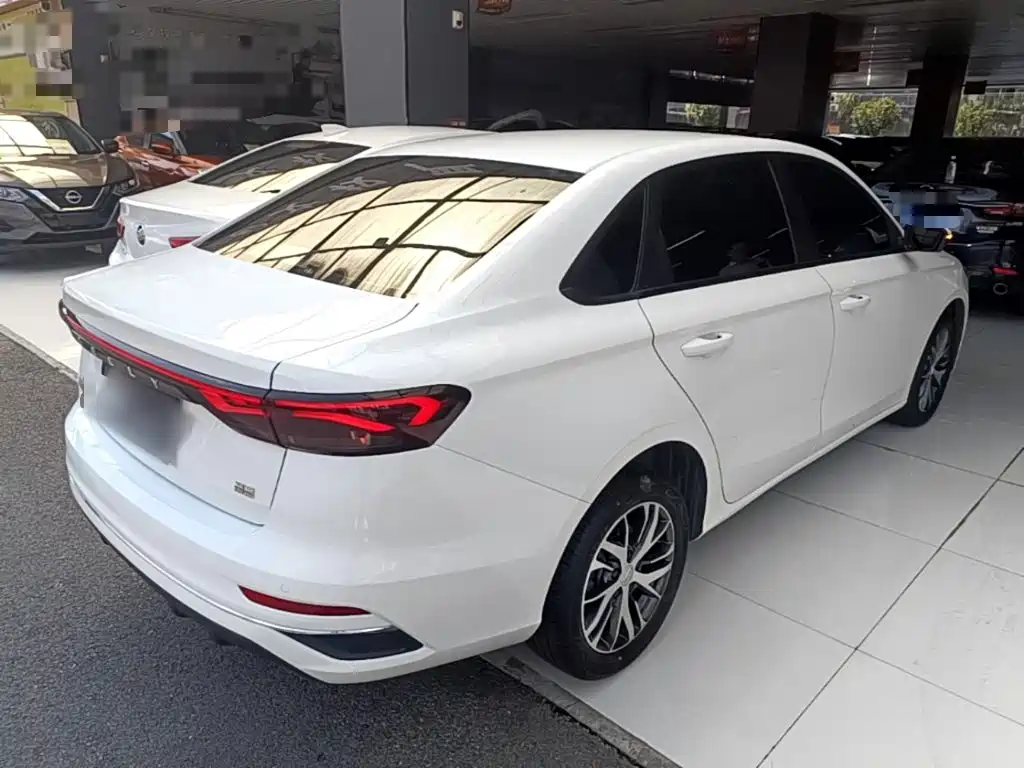 Geely Emgrand — миниатюра 7