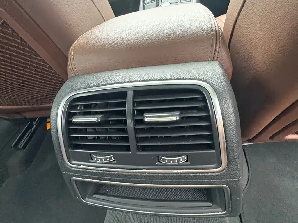 Audi A6L — миниатюра 12
