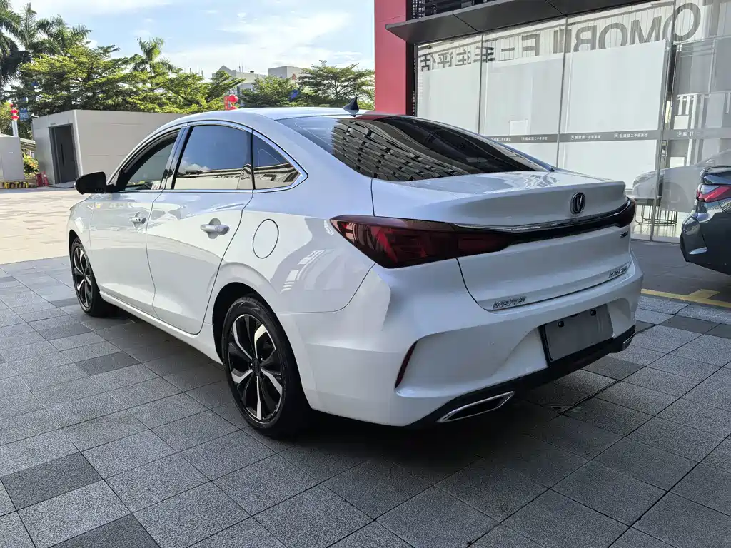 Changan Eado — миниатюра 6