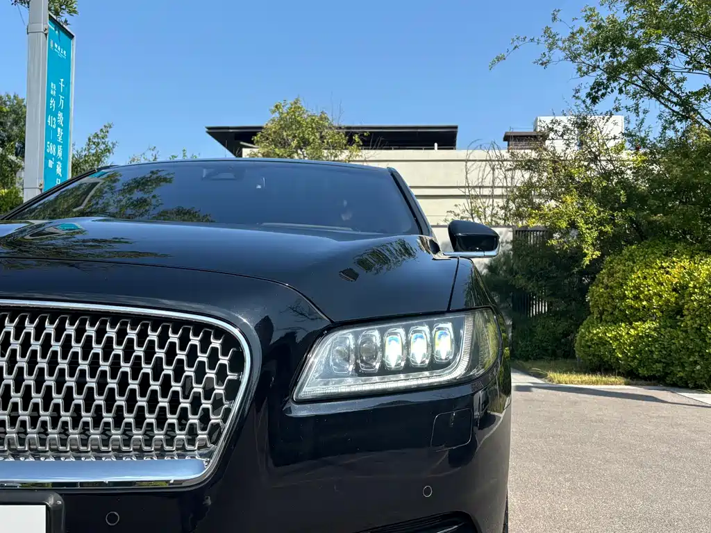 Lincoln Continental — миниатюра 3