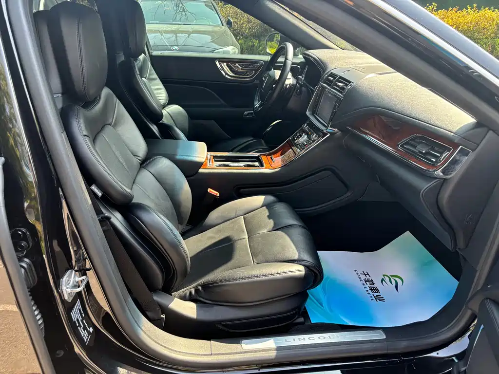 Lincoln Continental — миниатюра 14
