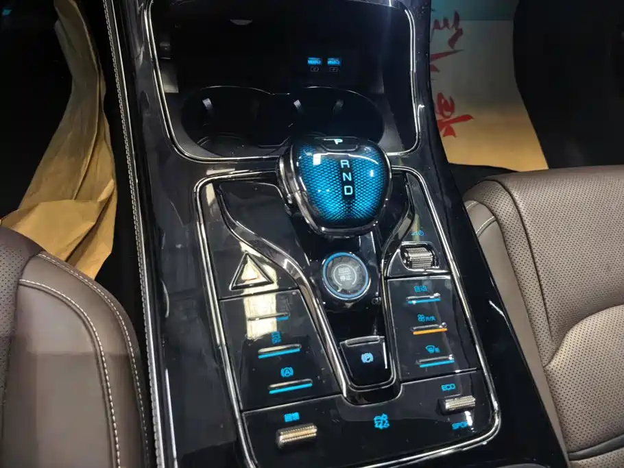 BYD Han — миниатюра 16