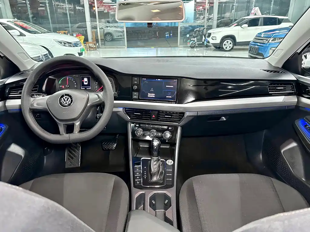 Volkswagen Bora EV — миниатюра 8