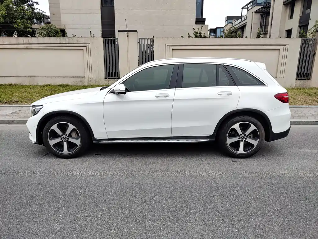 Mercedes-Benz GLC 2018 GLC 260 4MATIC Luxury