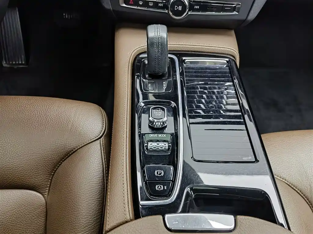 VOLVO S90 PLUG IN HYBRID