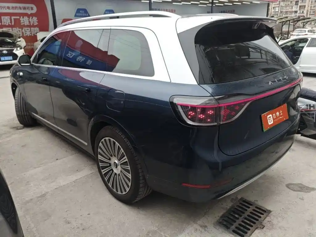 Aito M9 2025 Ultra 52kWh 5 мест (192 ）
