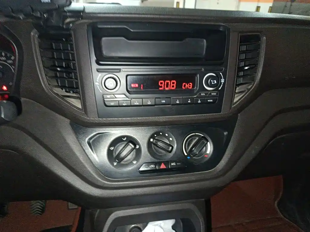 Wuling Hongguang V — миниатюра 10