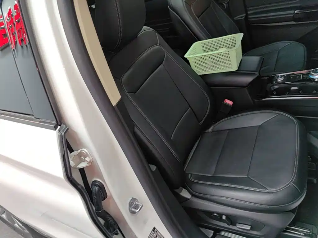 Ford Explorer — миниатюра 25