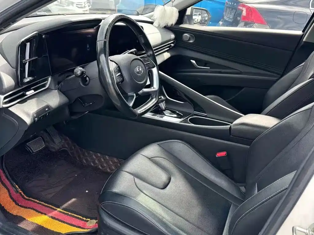 Hyundai Elantra — миниатюра 5