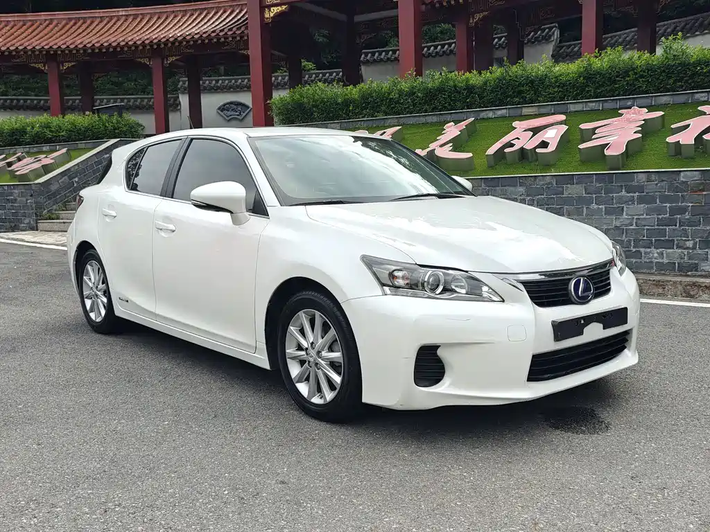 Lexus CT — миниатюра 3