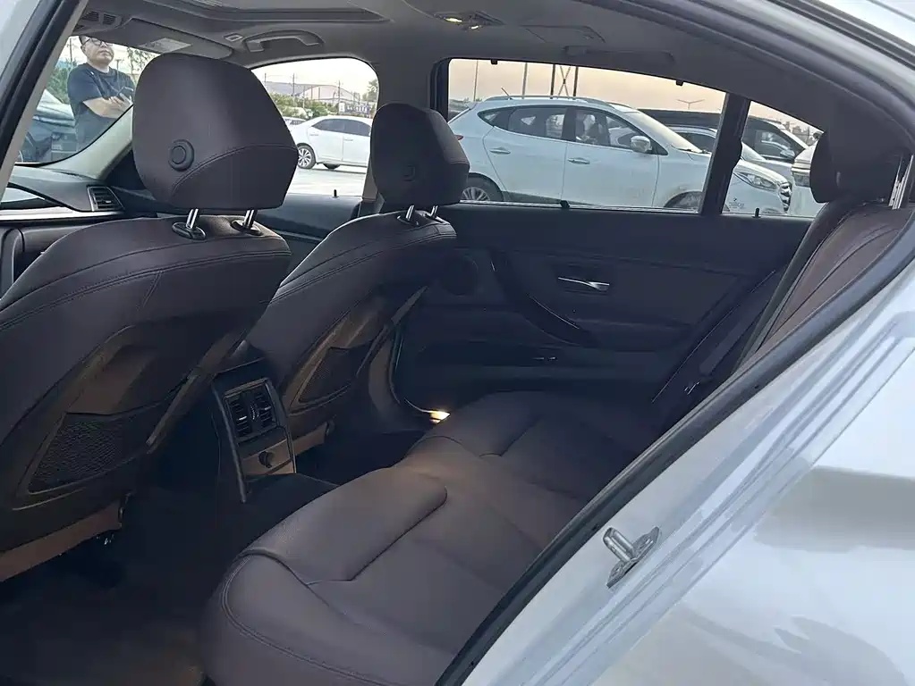BMW 3 Series — миниатюра 4