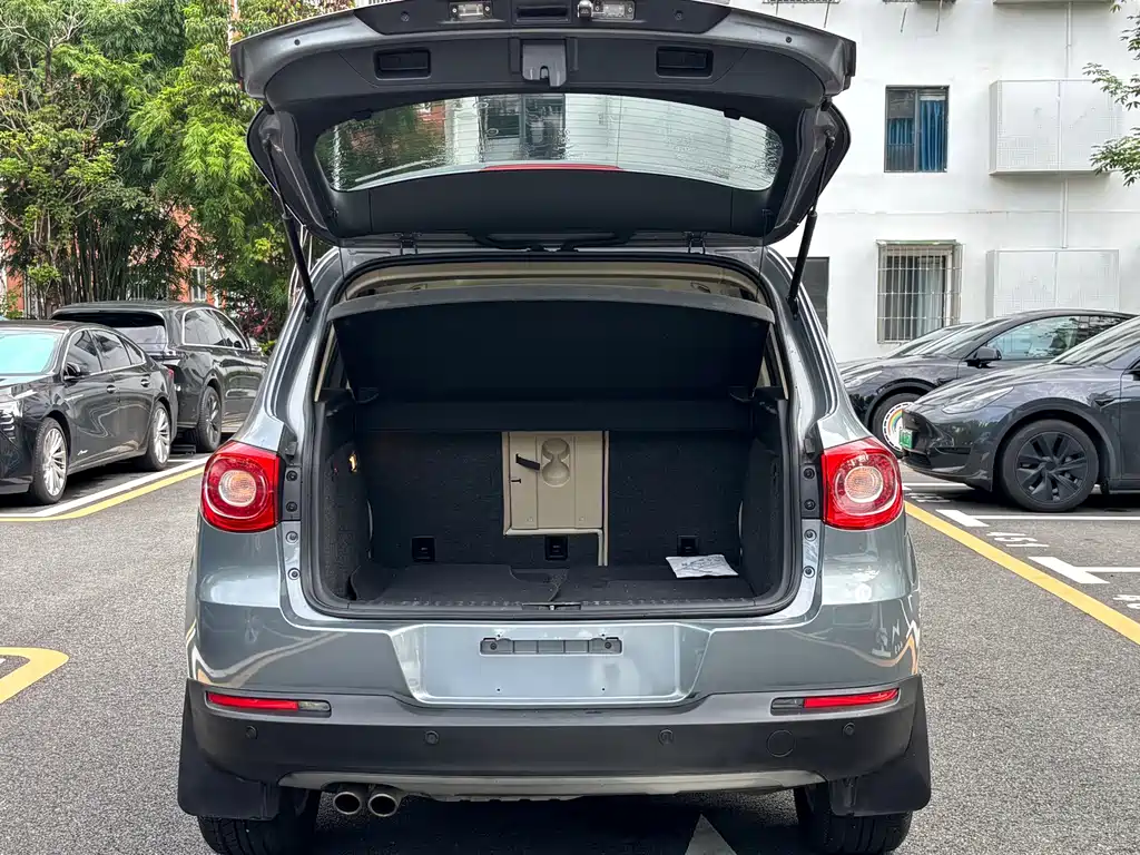 Volkswagen Tiguan — миниатюра 8