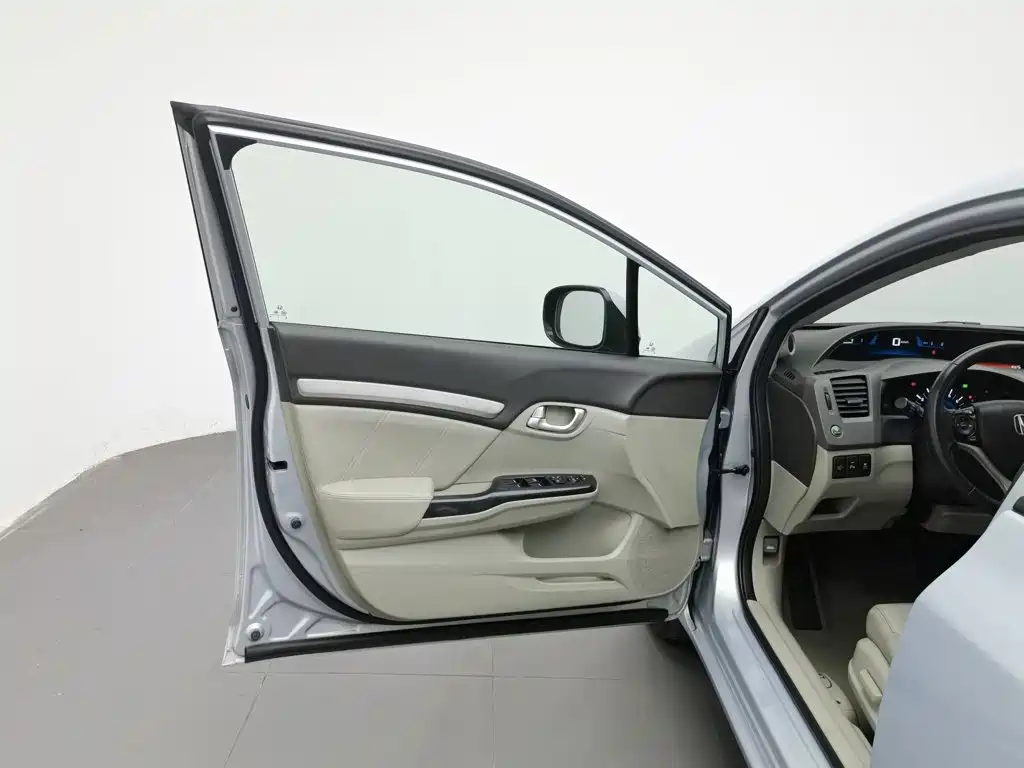 Honda Civic — миниатюра 8