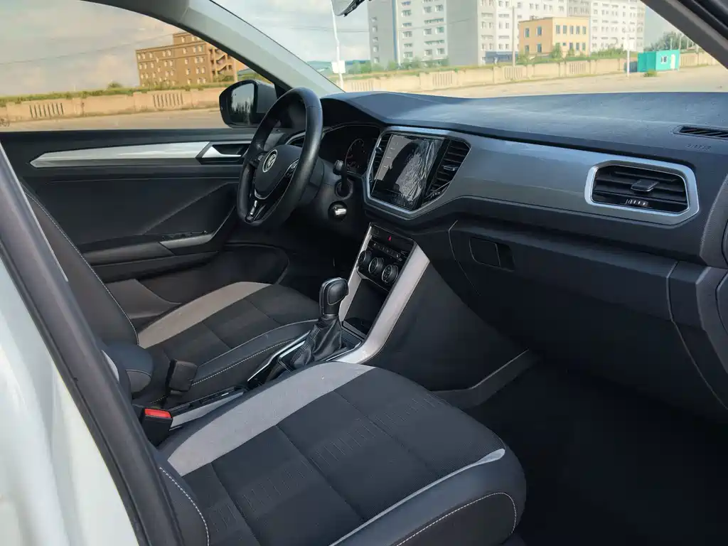 Volkswagen T-Roc — миниатюра 21