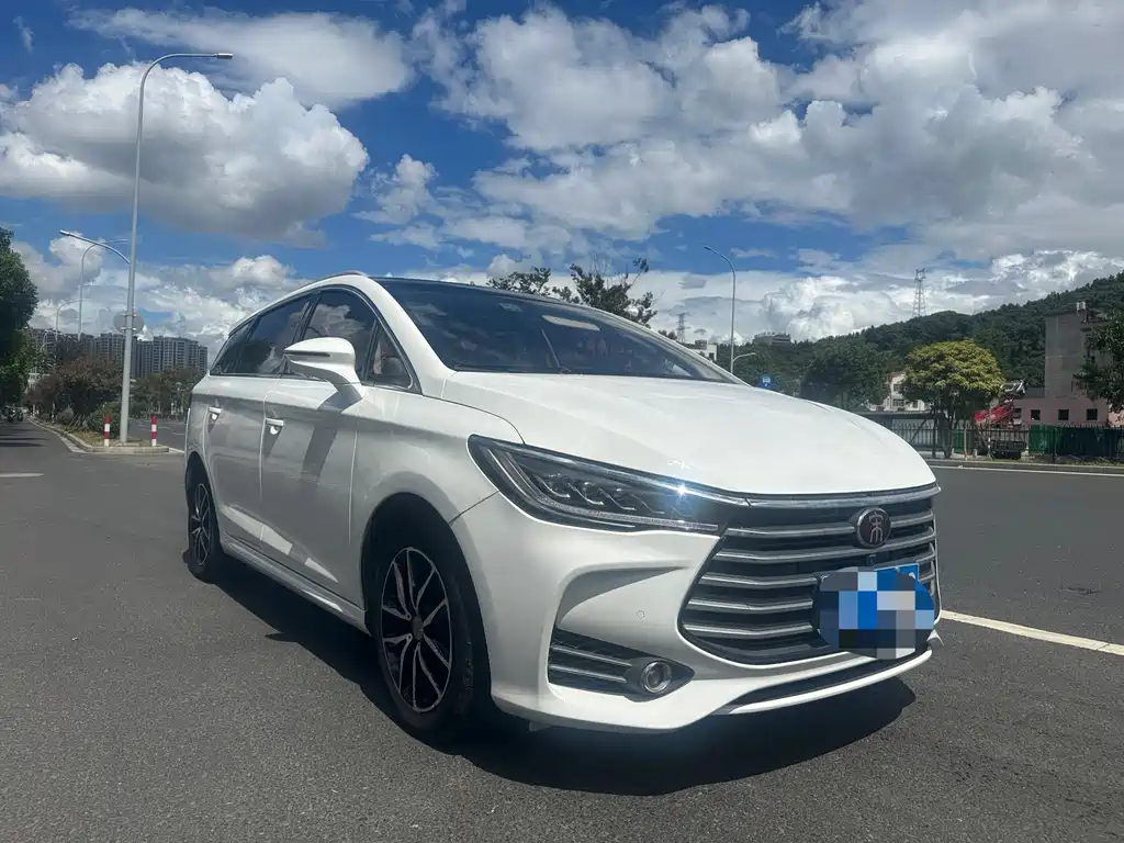 BYD SONG MAX